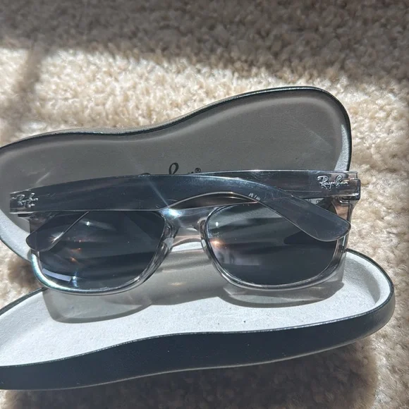 Raybans Unisex Wayfarer Gray Striped Sunglasses RB2132 - Picture 7 of 9